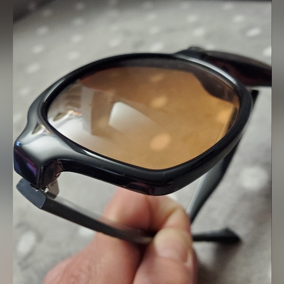 Authentic Coach Sunglasses - Picture 4 of 15